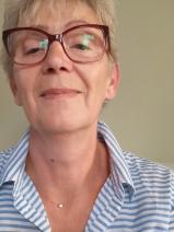 Sziasztok! Tímea vagyok. Komoly Heves megyei társkereső férfiak jelentkezését várom.