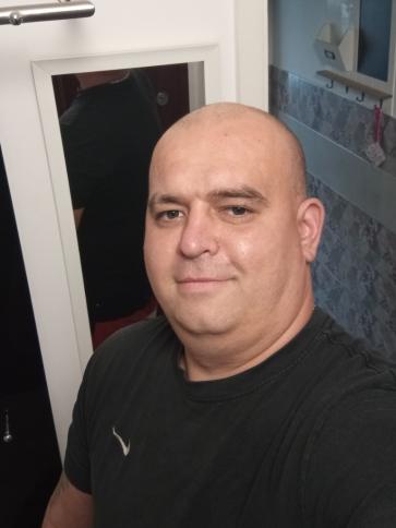 Ottó, 35 éves kazincbarcikai társkereső férfi profil fotója