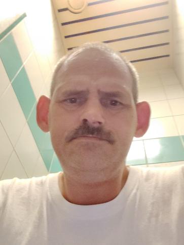 Zoltán, 48 éves mosonmagyaróvári társkereső férfi profil fotója