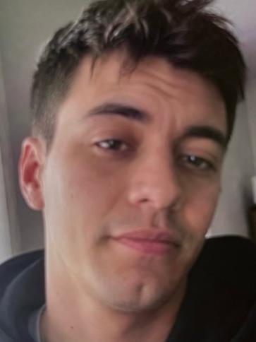Gábor, 26 éves Budapest III. kerületi társkereső férfi profil fotója
