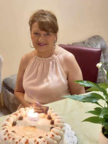 Kata, 60 éves kislángi társkereső nő profil fotója