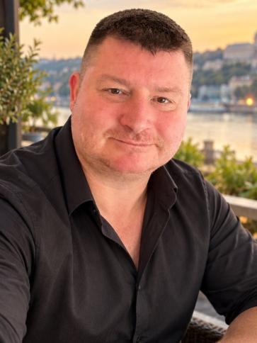 Krisztián, 49 éves Budapest XXI. kerületi társkereső férfi profil fotója