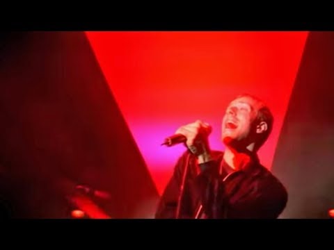 Visszatérő végtelen dallama elringat a Coldplaynek. youtube