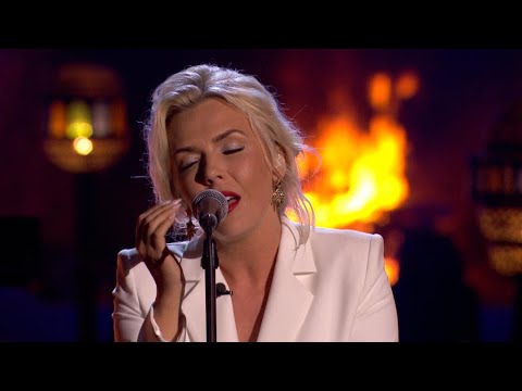 Olivia Newton John: "Hopelessly devoted to you" Silvy előadásában youtube