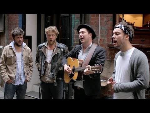 Most ez a kedvencem: Mumford & Sons "Timshel" Live - Sideshow Alley youtube