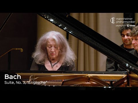 J. S. Bach: Suite No.3, BWV 808,Gavotte  Martha Argerich youtube