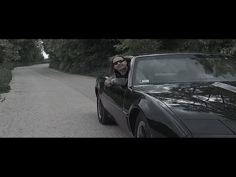 Ezt legalább emberek csinálják.  youtube