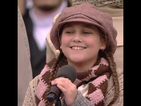 Személyesen láttam a Kossuth téren, fantasztikus volt. youtube